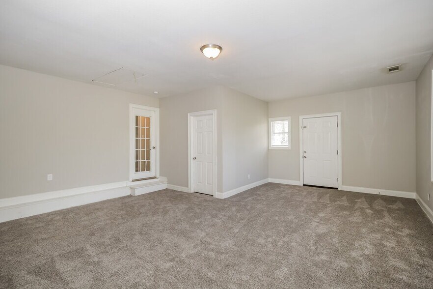 Building Photo - 369 Windemere Way