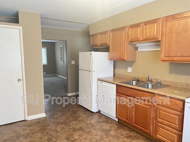 Building Photo - 713 W Church St