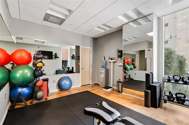 Building Photo - 1600 Barton Springs Rd