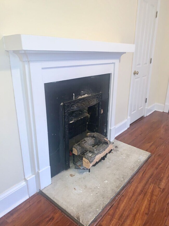 Building Photo - 405 N Madison St