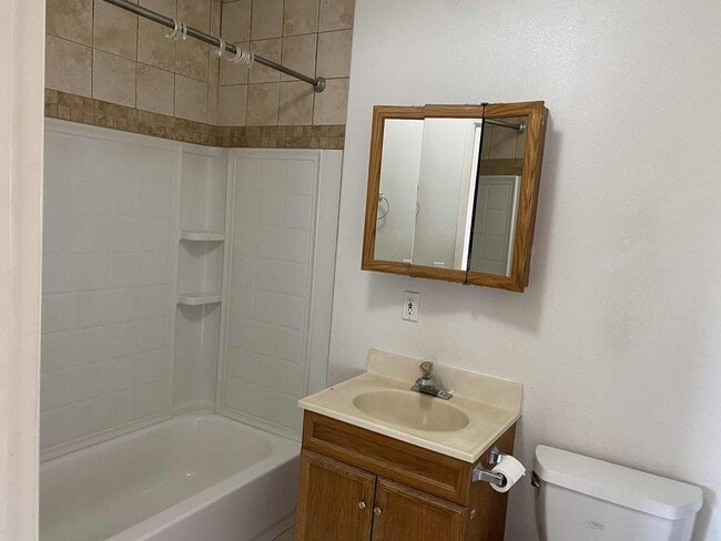 Building Photo - Cozy Unit in Westminster for Lease
