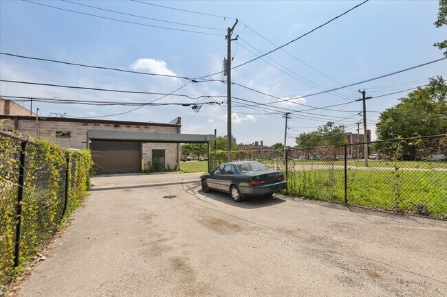 Building Photo - 4541 S Evans Ave