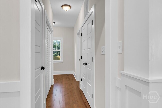 Building Photo - 3223 Bannon Ave