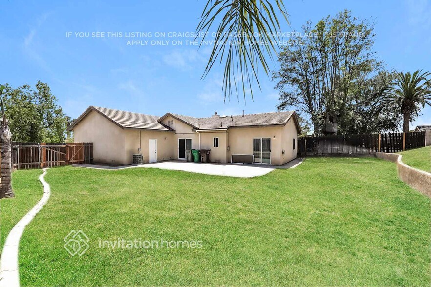 Building Photo - 12813 Westbury Dr