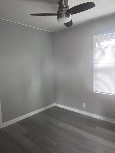 Building Photo - 2516 Bewick St