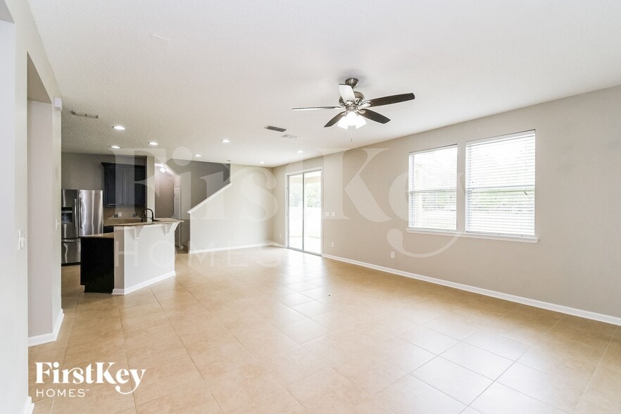 Building Photo - 4500 Oak Moss Loop