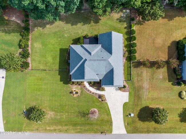 Building Photo - 585 Herons Brook Dr