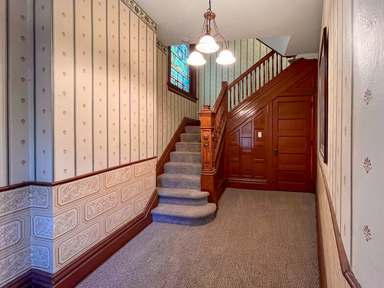 Building Photo - 926 Savannah Ave