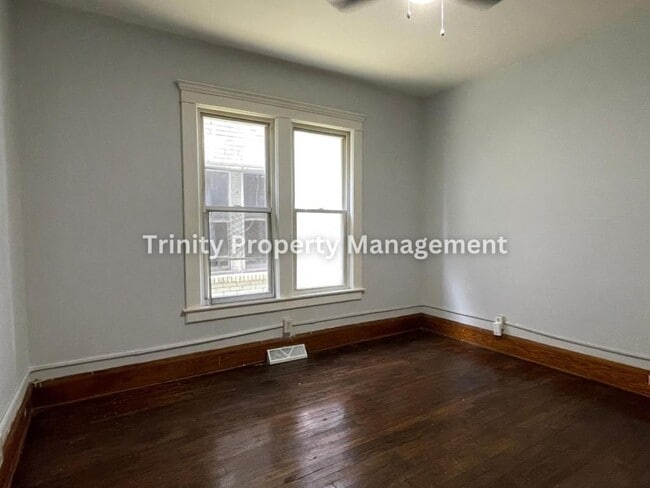 Building Photo - 103 Grove Ave