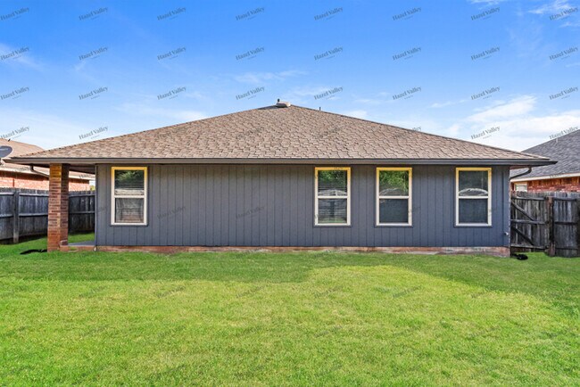 Building Photo - 1225 Hickory Creek Dr