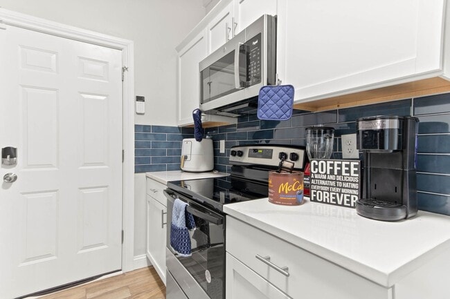 Building Photo - Modern Townhome in the Heart of Franklinton