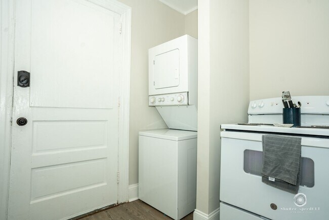 Building Photo - 324 Stockton St