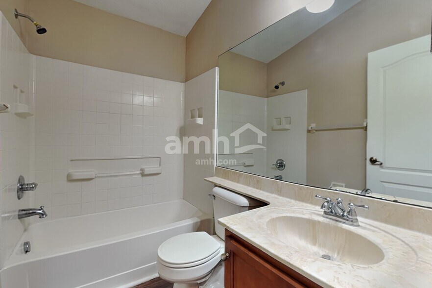 Building Photo - 18025 Cypress Bay Pky