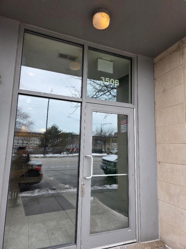 Building Photo - 3506 S State St