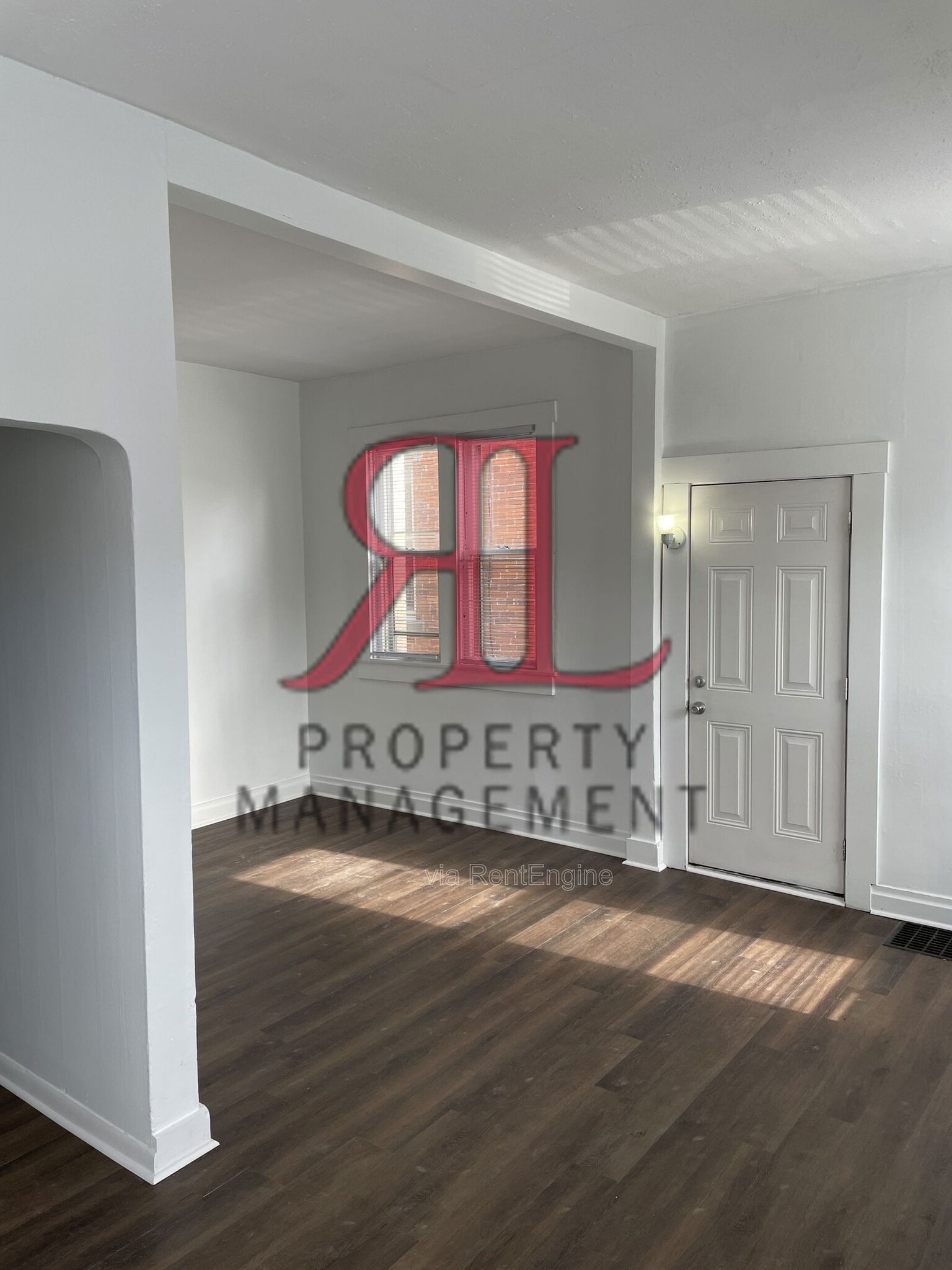 Building Photo - 346 Stewart Ave