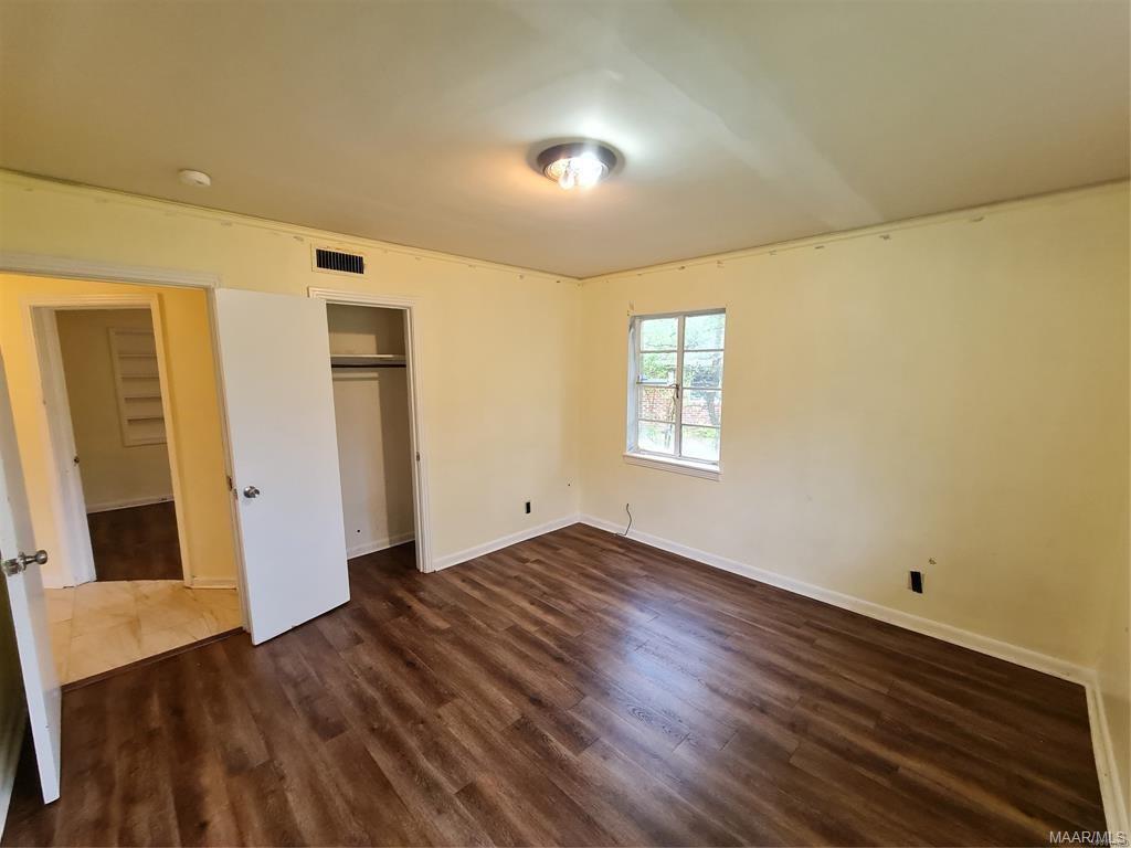 Building Photo - 1220 Lynwood Dr