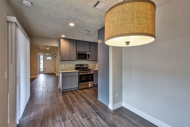 Building Photo - 3415 Pecan Point Dr