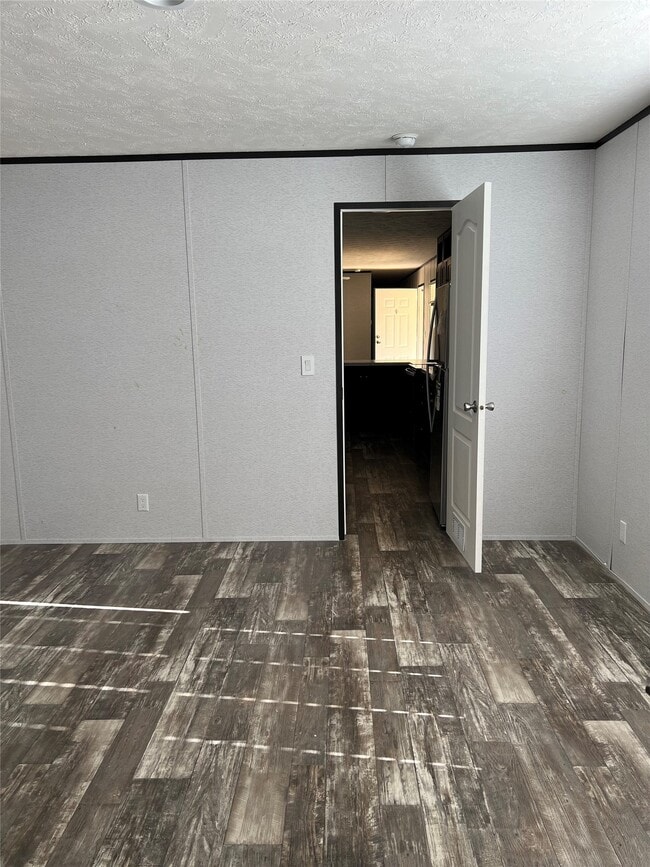 Building Photo - 310 Pashun Ln