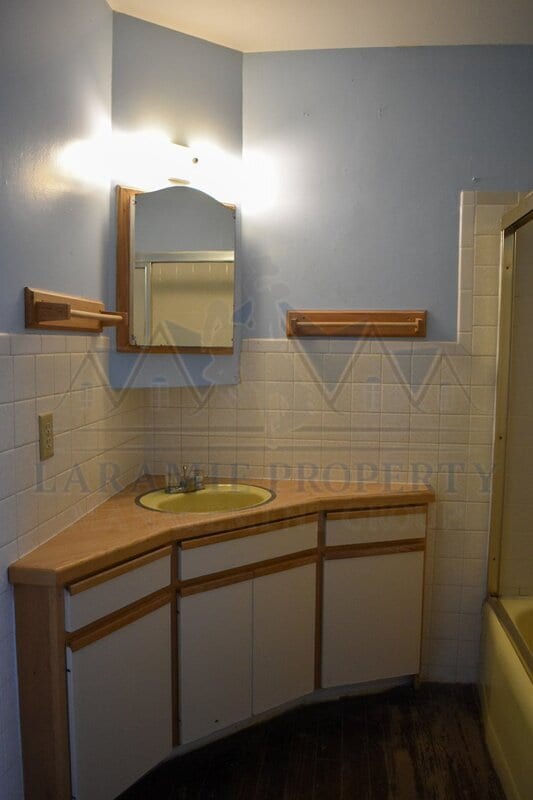 Building Photo - 358 N 5th St