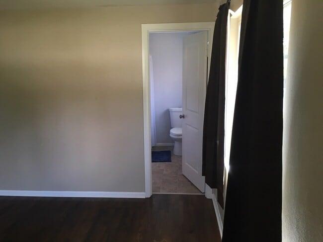 Building Photo - Rambler with Basement