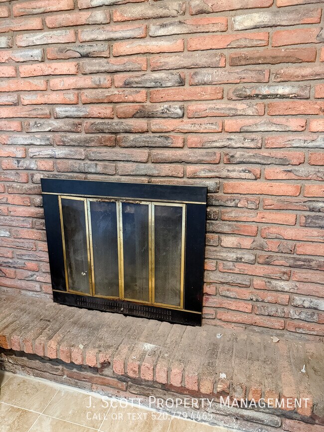 Building Photo - 6908 W Coolidge St