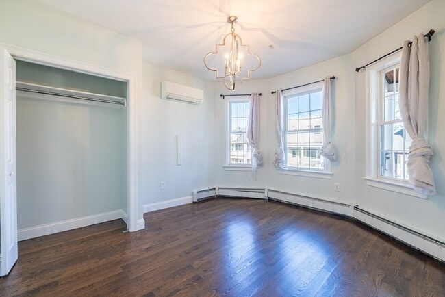 Building Photo - 465 Ashmont St