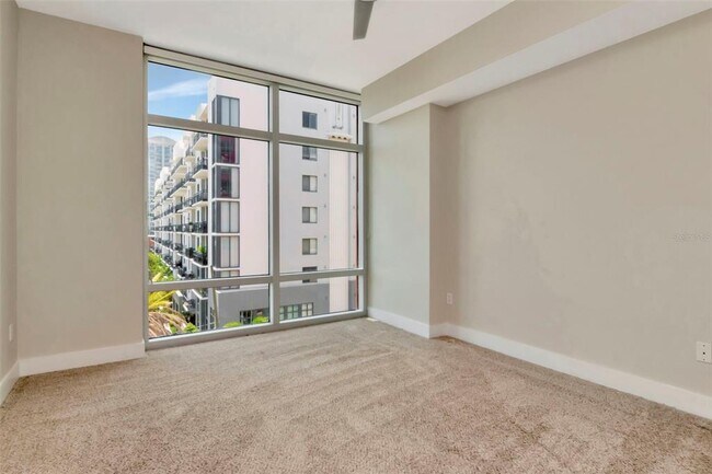 Building Photo - 1208 E Kennedy Blvd