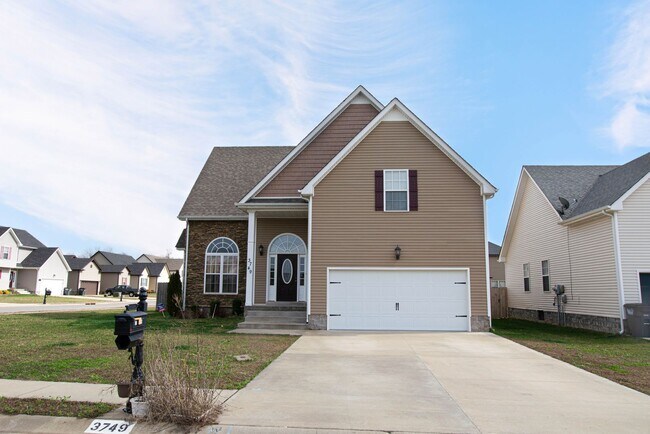 Primary Photo - Pet Friendly Three Bedroom with Bonus!