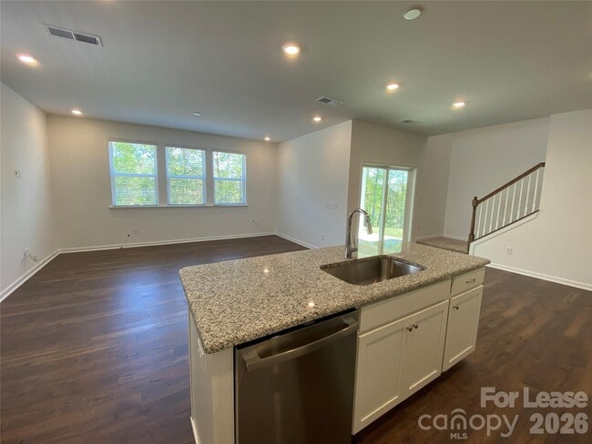 Building Photo - 14057 Lake Home Ln