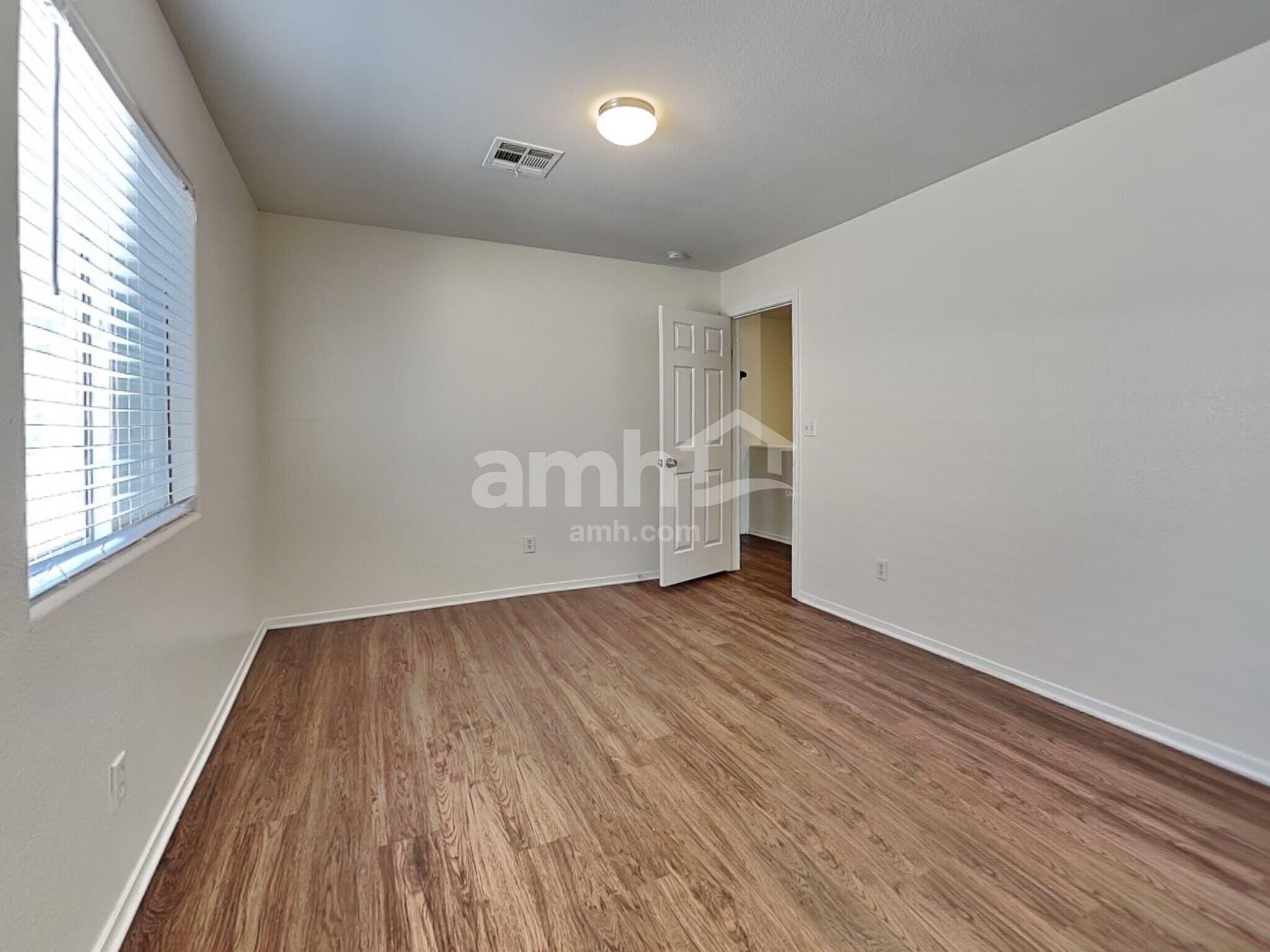 Building Photo - 4932 Cascade Pools Ave