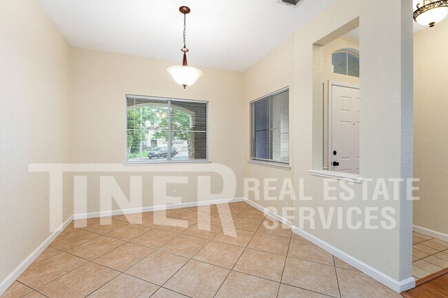 Building Photo - 149 Canberra Ct