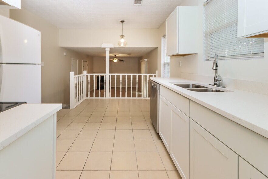 Building Photo - 639 Fair Harbor Dr