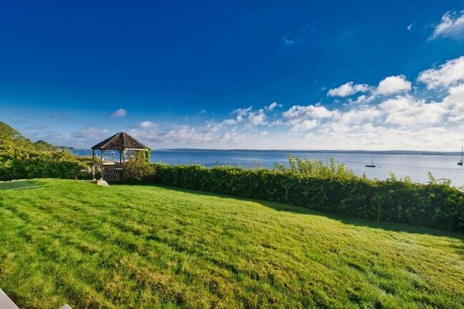 Building Photo - 73 Bayside Ave