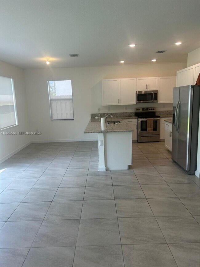 Building Photo - 20828 NE 2nd Ct