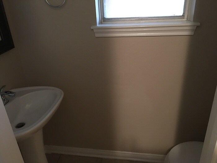 Building Photo - 10734 Sagewillow Ln