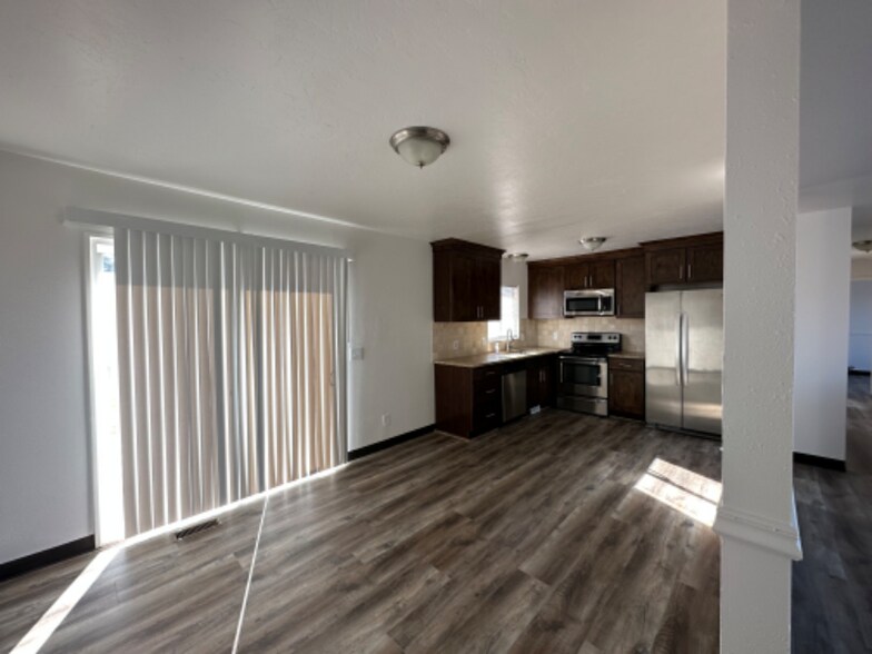 Building Photo - 535 W 400 N