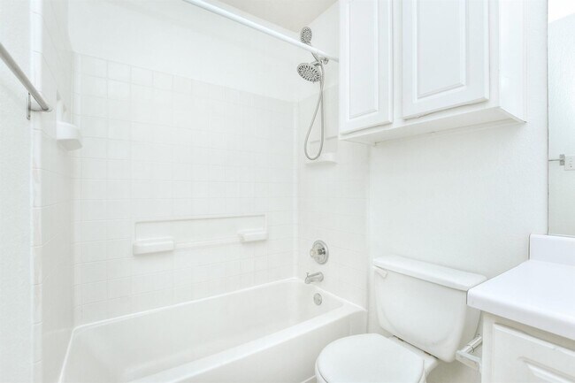 Building Photo - 233 Brandons Way