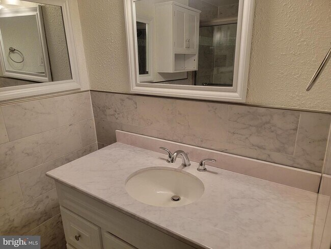 Building Photo - 3940 Bel Pre Rd