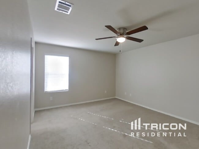 Building Photo - 6526 Beehive Dr
