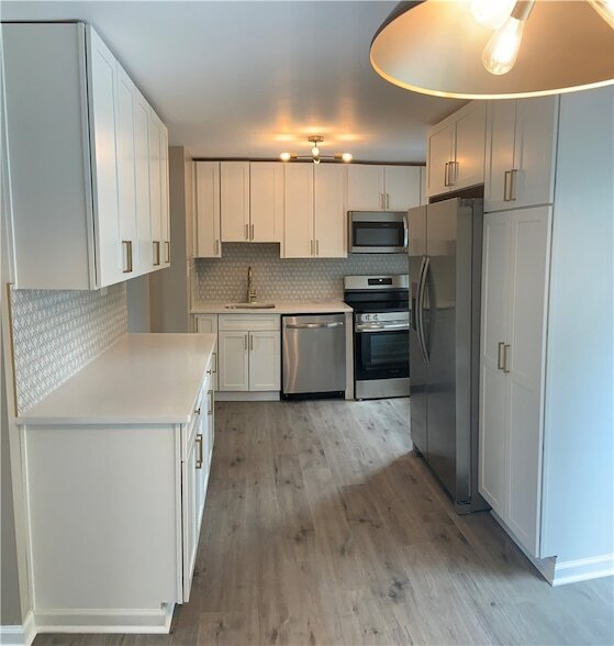 Building Photo - 203 Parkwood Dr