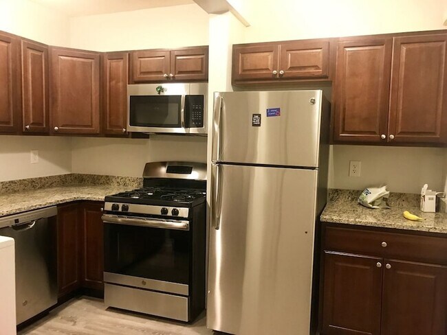 Building Photo - 97 Chester St