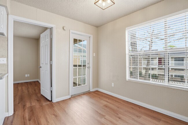 Building Photo - 2750 Holly Hall St