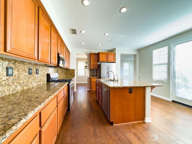 Building Photo - 3 Bedroom Condo for Rent in Ventura!