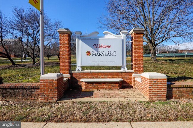 Building Photo - 4709 Van Buren St