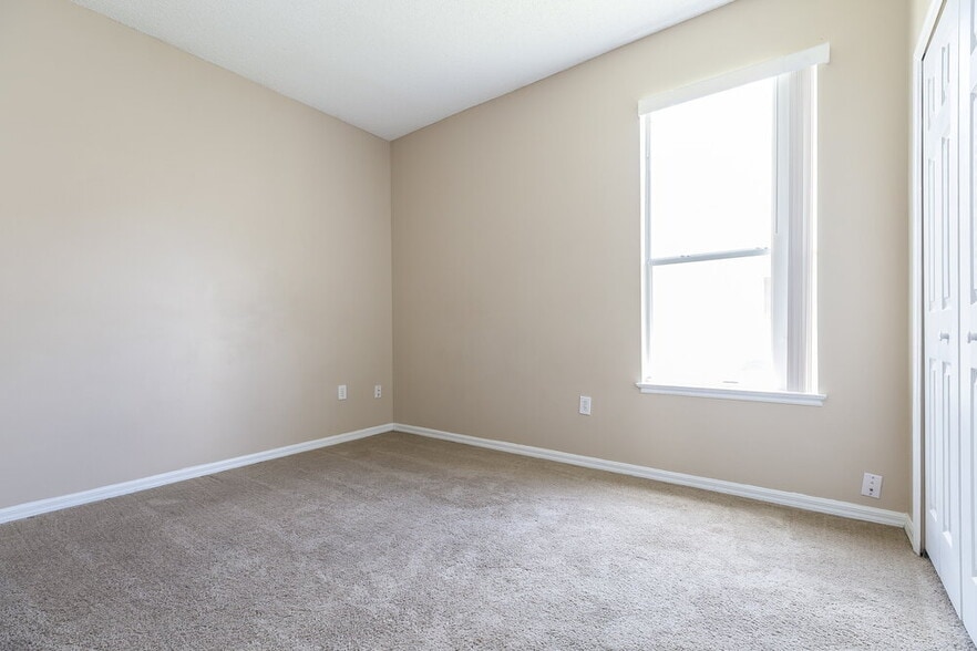 Building Photo - 1342 Sun Meadow Dr