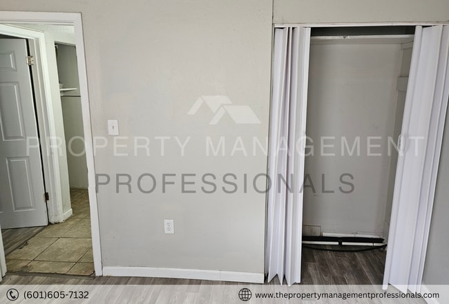 Building Photo - 1324 Marydale Dr