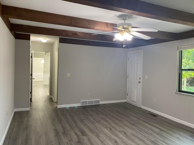 Building Photo - 669 W Main St