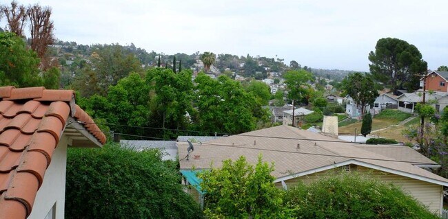 Building Photo - 6007 Springvale Dr