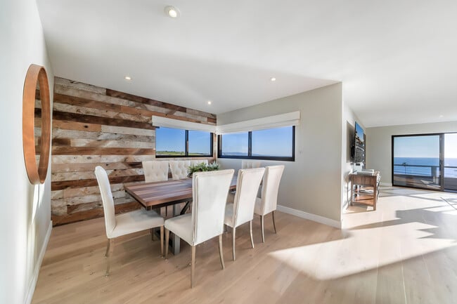 Dining Area - 7611 Rindge Ave