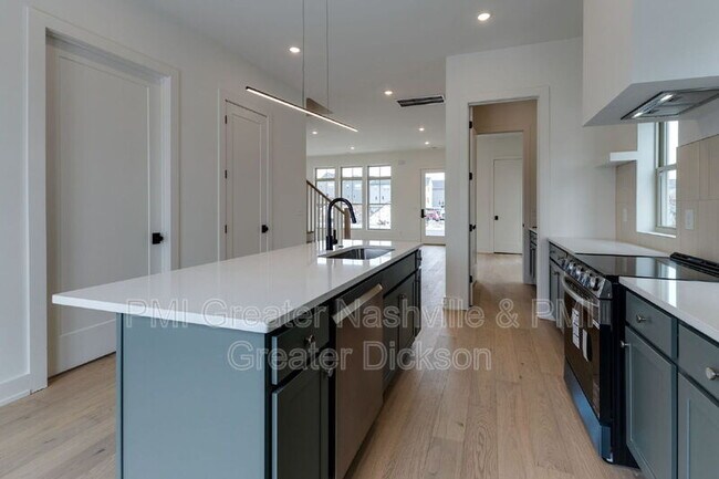 Building Photo - 404 Morningside Mnr